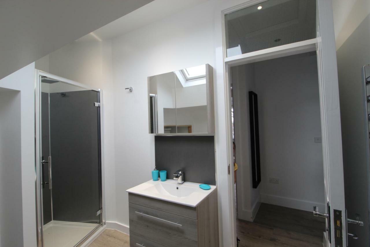 2 Serviced Apartments In Childwall-South Liverpool - Each Apartment Sleeps 6 Exterior foto